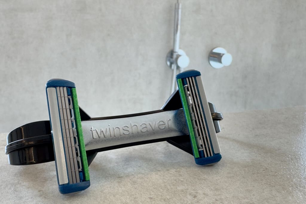 twinshaver - The Original: Double Wet Shaver + 4 Replacement Blades